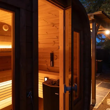 L'argentine - For 13 People - Heated Swimming Pool Sauna And Jacuzzi *